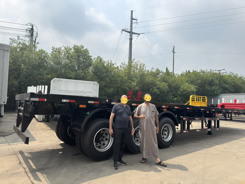 एक और अंतरराष्ट्रीय सहयोग समझौता संपन्न! अल्जीरियाई ग्राहक लुई फैक्ट्री का दौरा करते हैं और सीमेंट टैंकरों के लिए अनुबंध पर हस्ताक्षर करते हैं