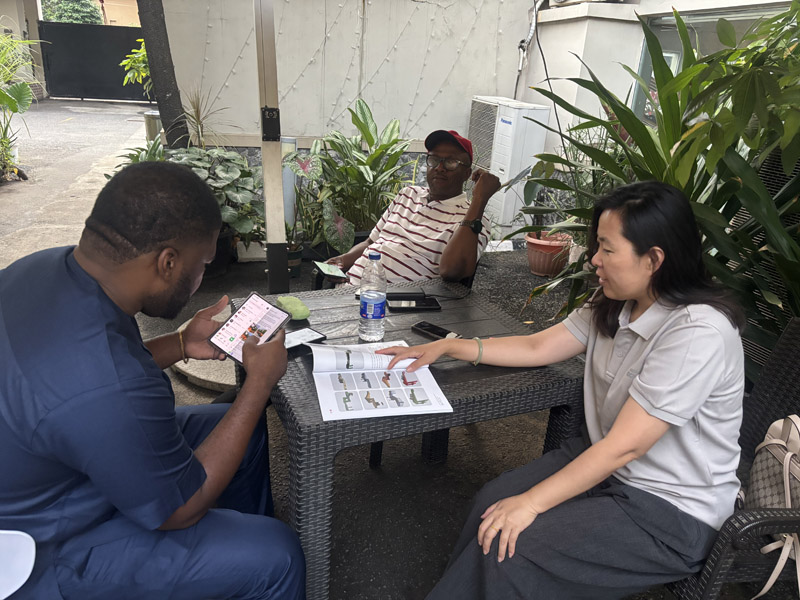 लॉजिस्टिक्स उन्नयन आवश्यकताओं पर ध्यान केंद्रित करना: LUYI नाइजीरियाई प्रतिनिधिमंडल के साथ सेमी-ट्रेलर सहयोग पर बातचीत करता है