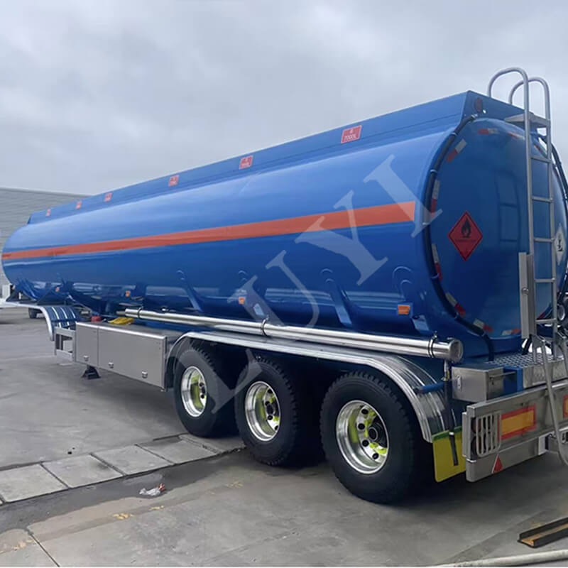 3-एक्सल 7-कम्पार्टमेंट 40,000-लीटर ऑयल टैंक सेमी-ट्रेलर