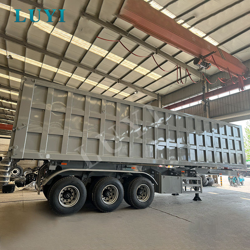 थोक सामग्री ढुलाई के लिए 3-एक्सल रियर टिपिंग सेमी ट्रेलर (एंड डंप ट्रेलर)
