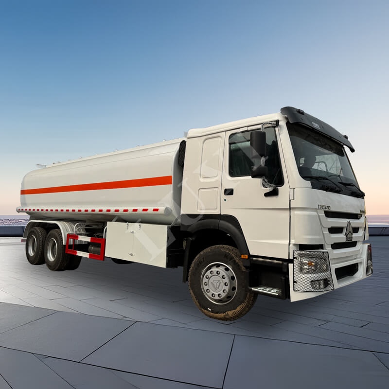 45,000-लीटर 3-एक्सल कार्बन स्टील ऑयल टैंक सेमी-ट्रेलर