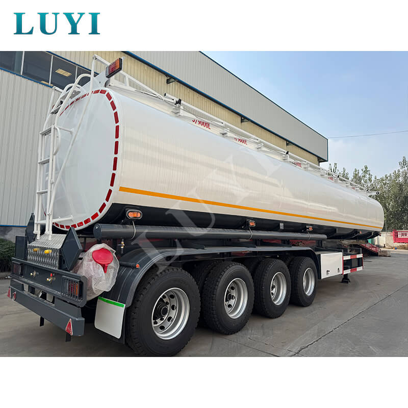 निरीक्षण से लेकर गहन साझेदारी तक: जिम्बाब्वे के एक प्रतिनिधिमंडल ने कैसे पुष्टि की कि लुई ऑटो का 45000L टैंकर ट्रेलर सही विकल्प था