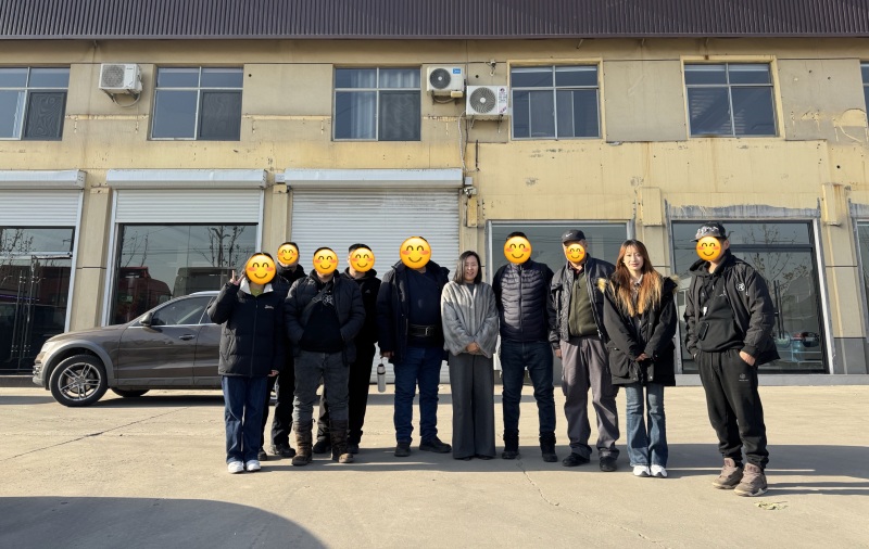 कैसे LUYI ने कजाकिस्तान लॉजिस्टिक्स ग्रुप को 5 कस्टम साइड वॉल ट्रेलरों के साथ क्रॉस-बॉर्डर कार्गो ट्रांसपोर्ट को अपग्रेड करने में मदद की