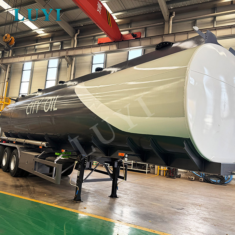 LUYI फ़ैक्टरी कीमत 3-एक्सल 40,000-लीटर ऑयल टैंक सेमी-ट्रेलर